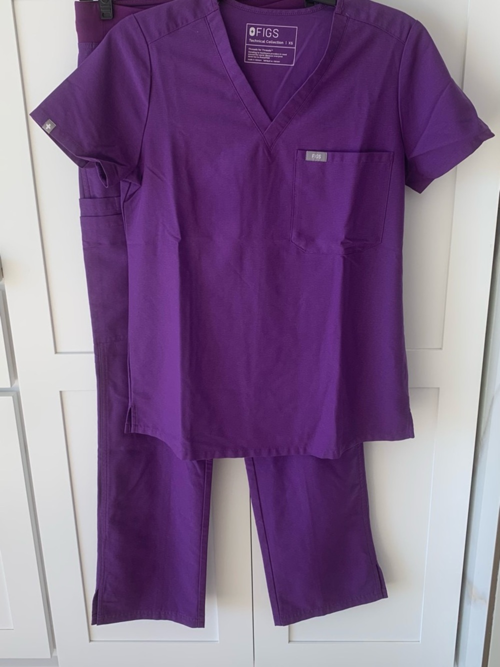 Figs Purple Scrub Set - V-Neck Top and Kate Cargo Pants size XS